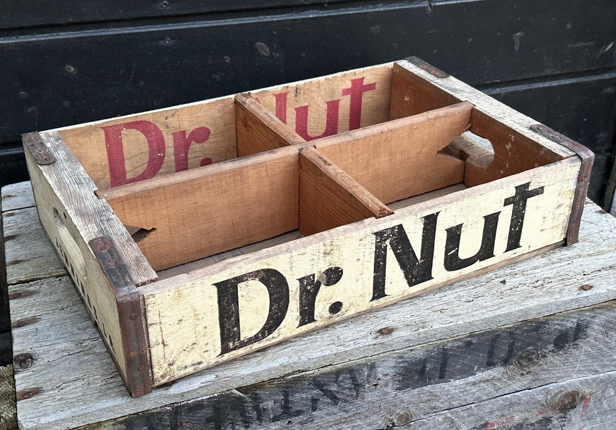 Dr. Nut Getränkekiste - 1978