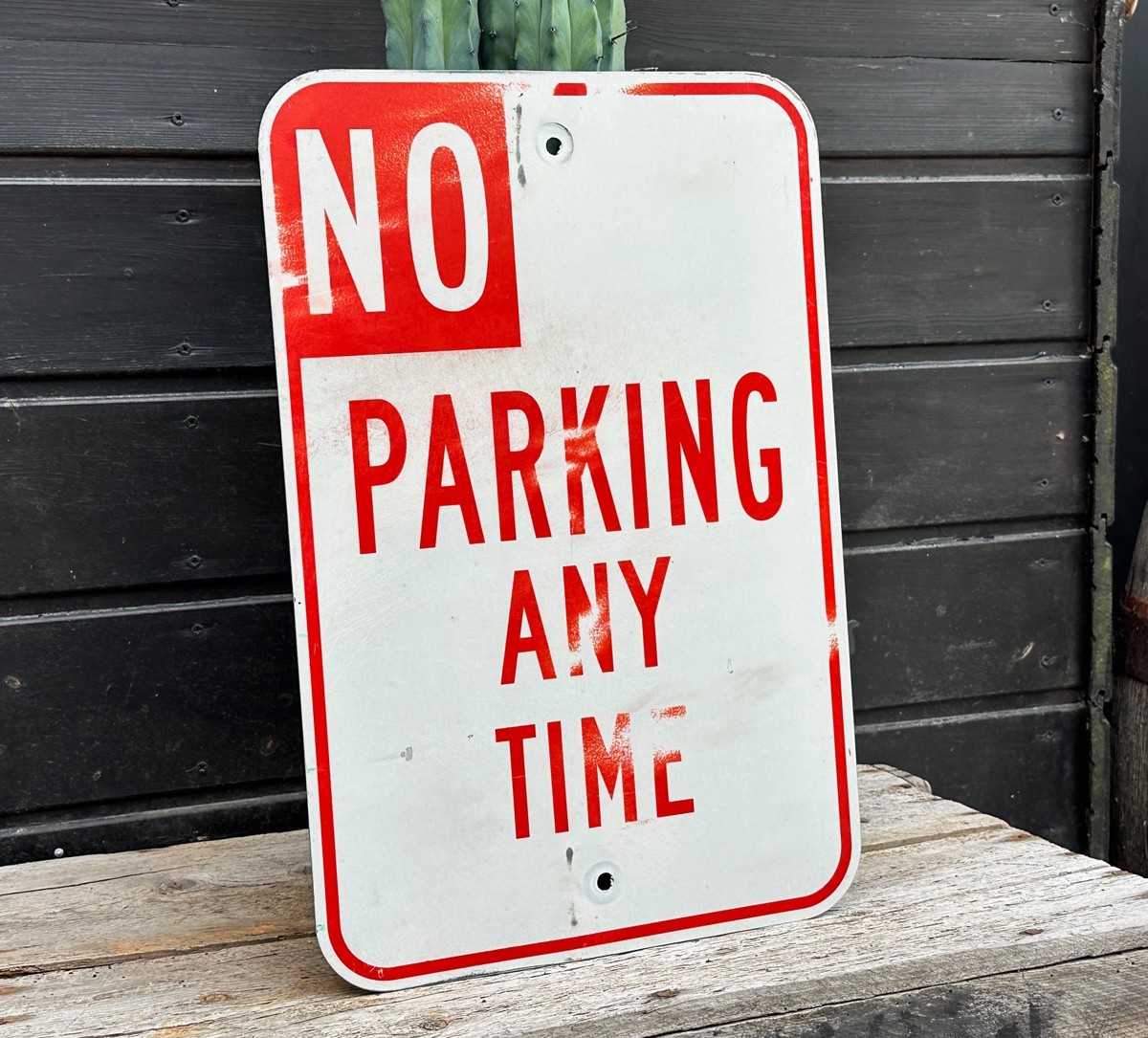 No Parking Any Time Verkehrsschild