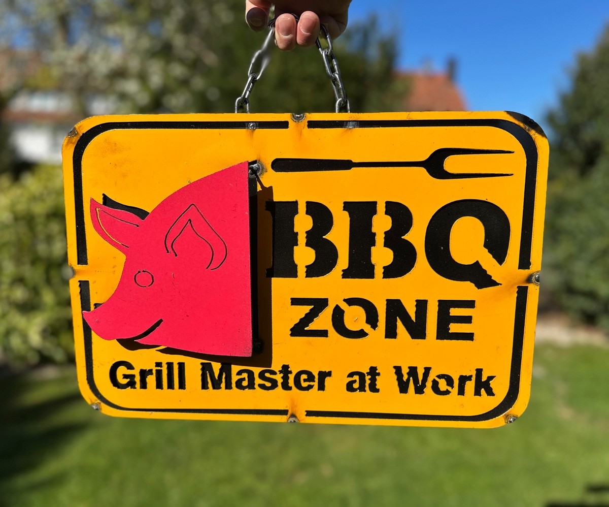 BBQ Zone mit Schwein Schild