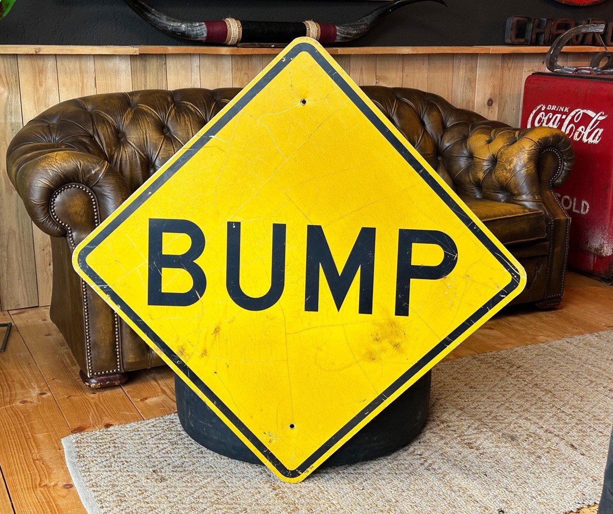 XL Bump Verkehrsschild