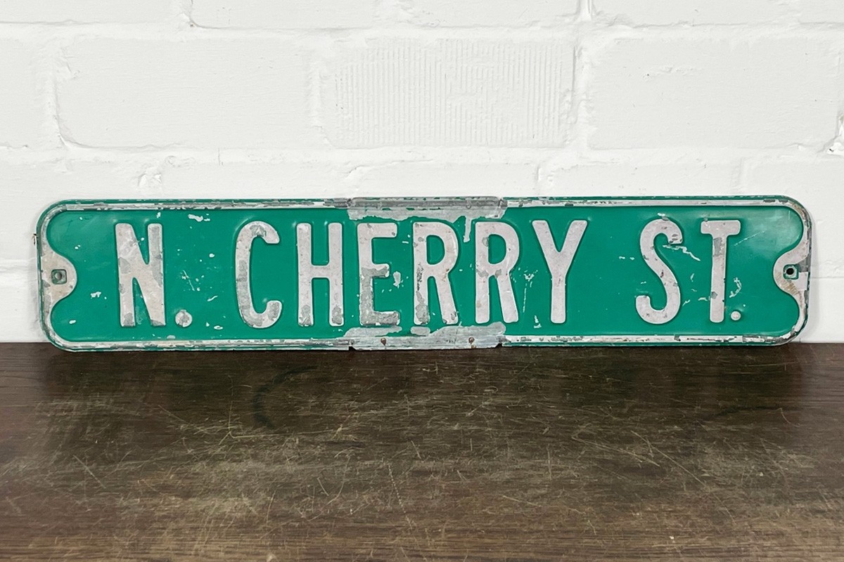 N. Cherry St. Straßenschild