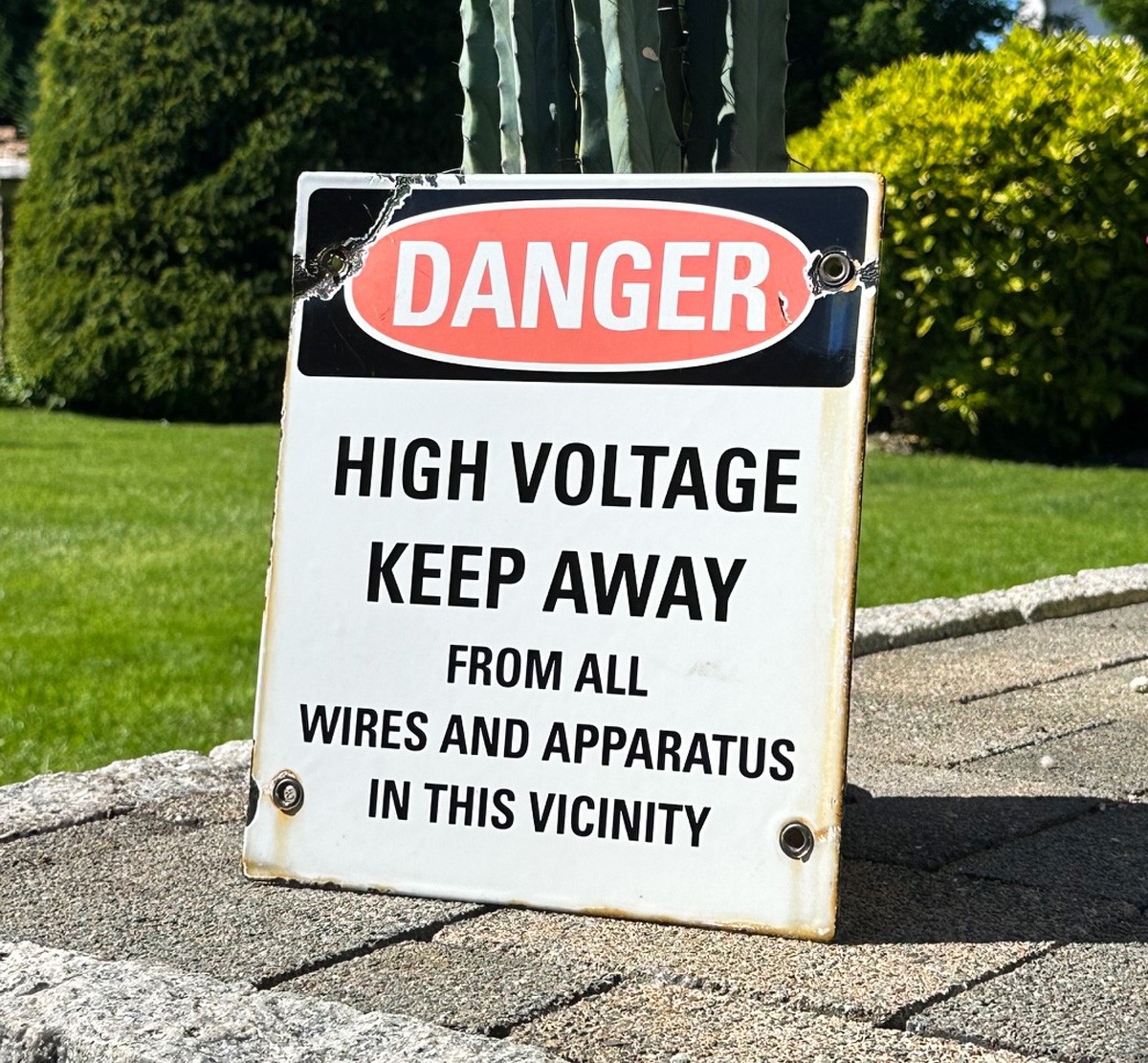 1950s Danger - High Voltage Keep Away Emailschild