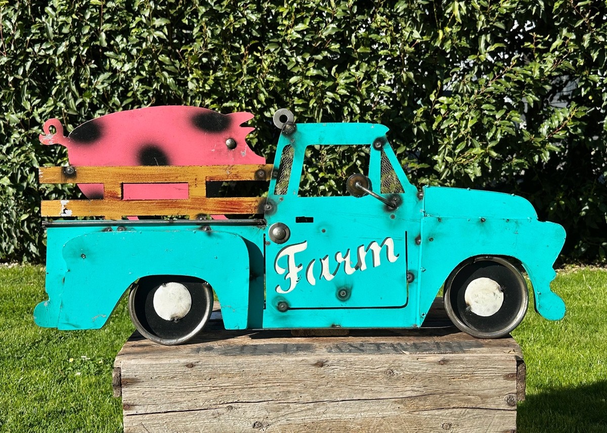 Farm Truck mit Schwein Schild