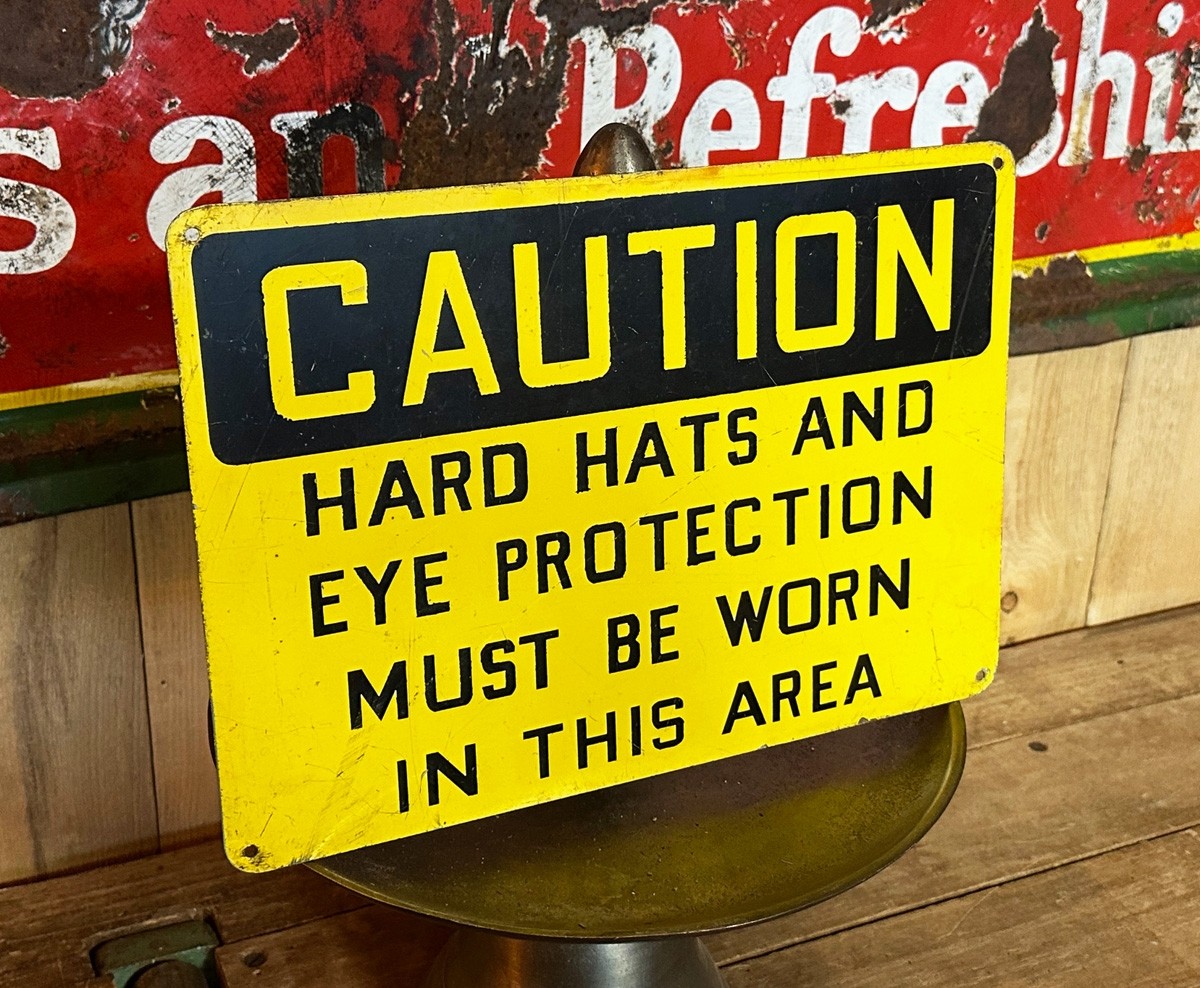CAUTION - Hard Hats and Eye Protection in this Area Schild
