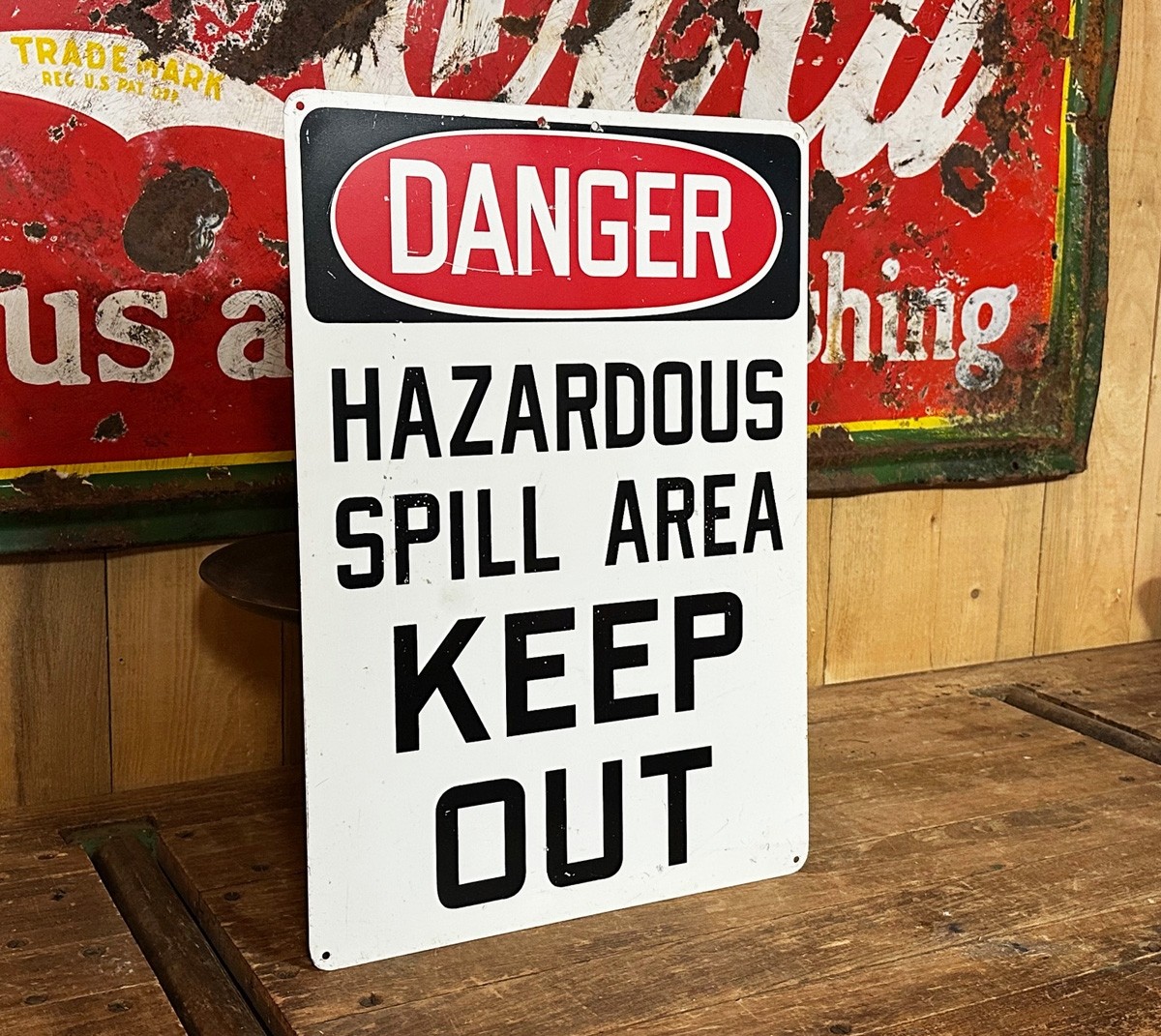 Danger - Hazardous Spill Area - Keep Out Schild