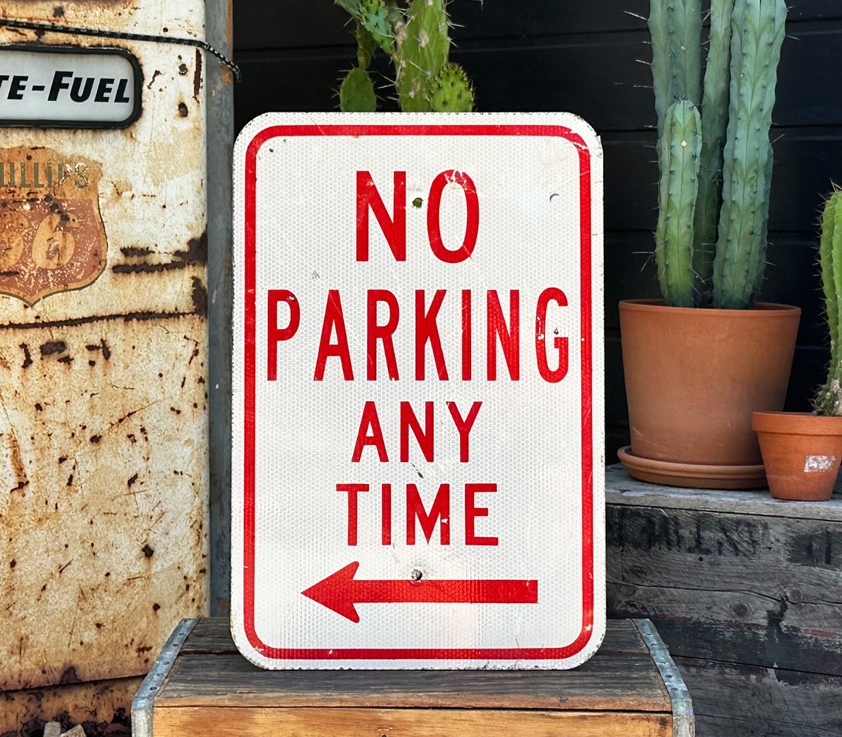No Parking Any Time Schild