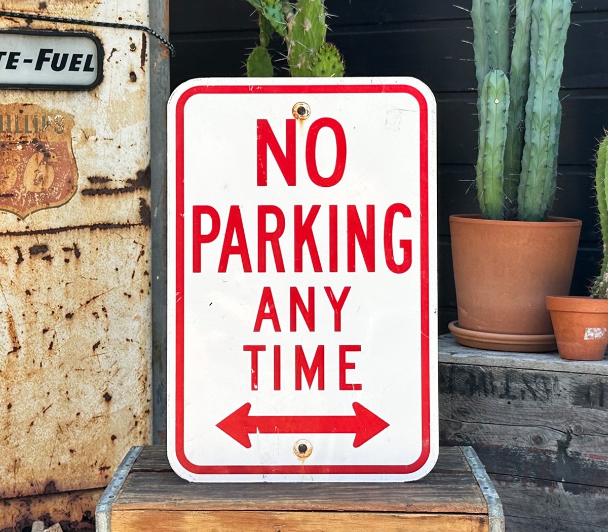 No Parking Any Time Schild