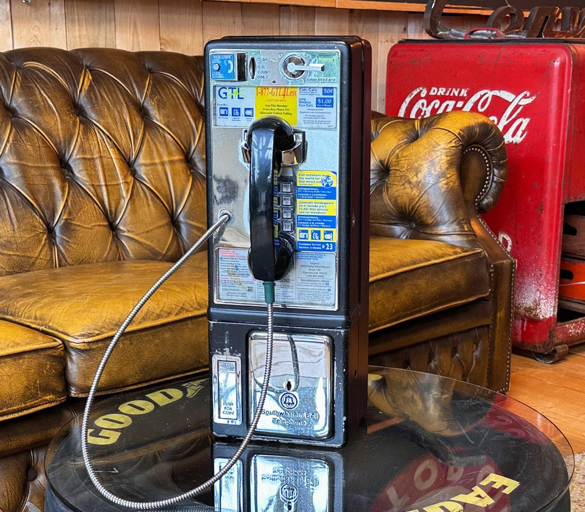 1980s Southwestern Bell Western Electric Payphone