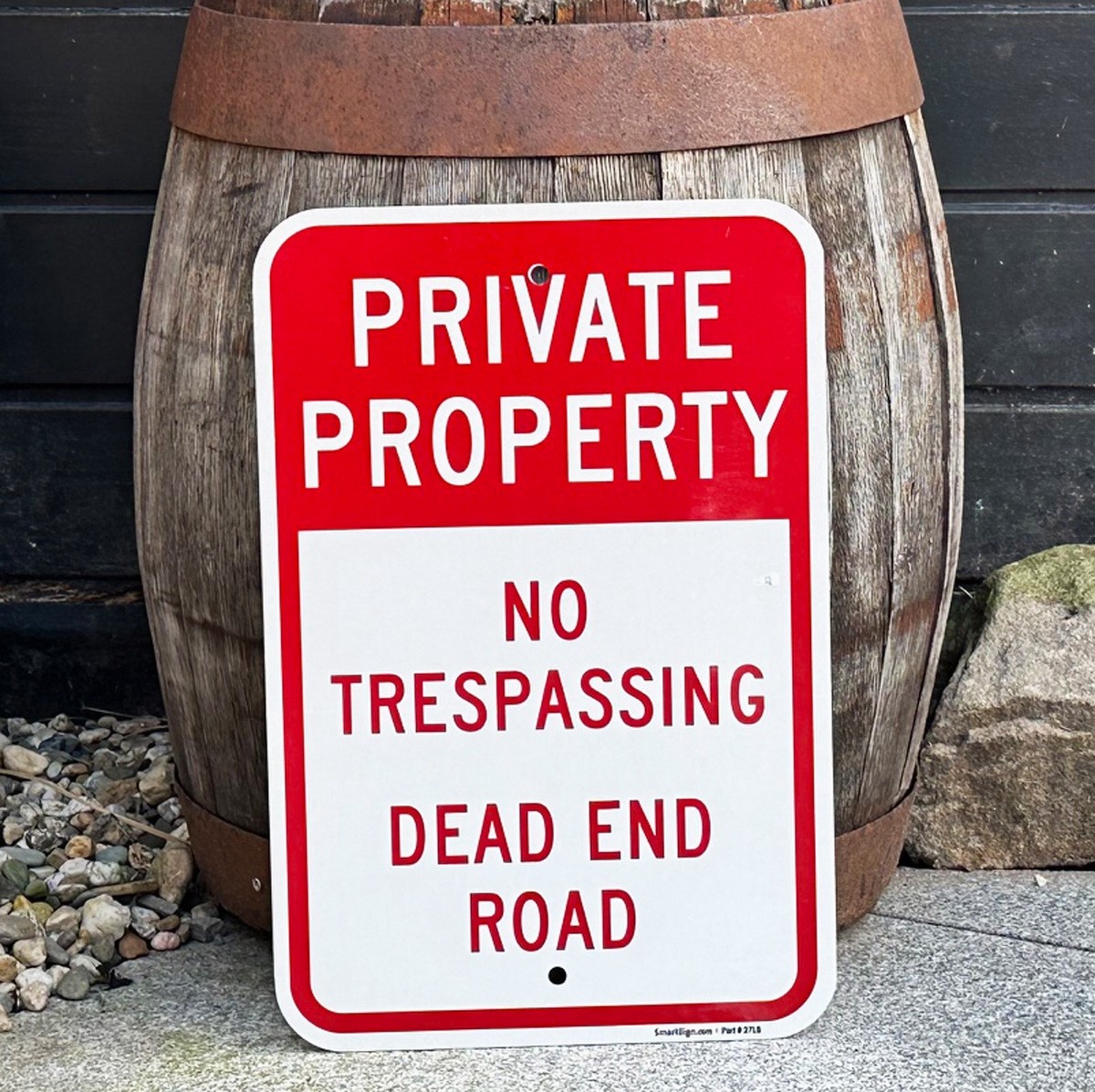 Private Property - No Trespassing Dead End Road Schild