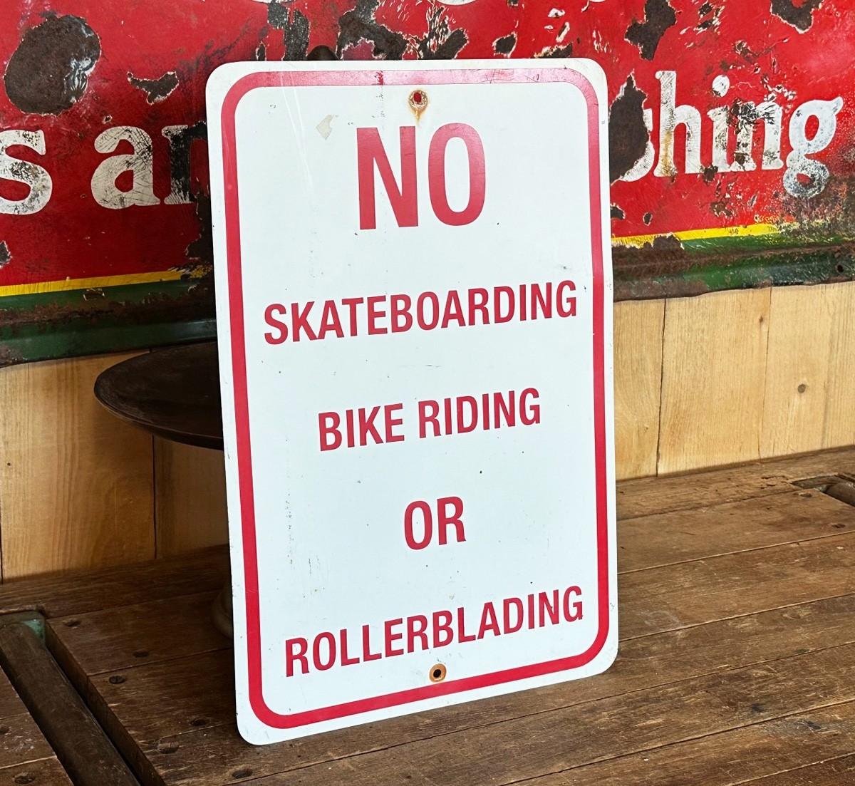 No Skateboarding, Bike Riding or Rollerblading Verkehrsschild