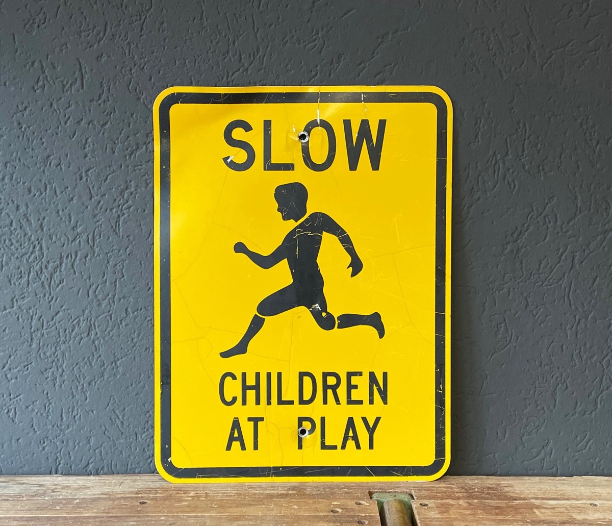Slow Children at Play Verkehrsschild