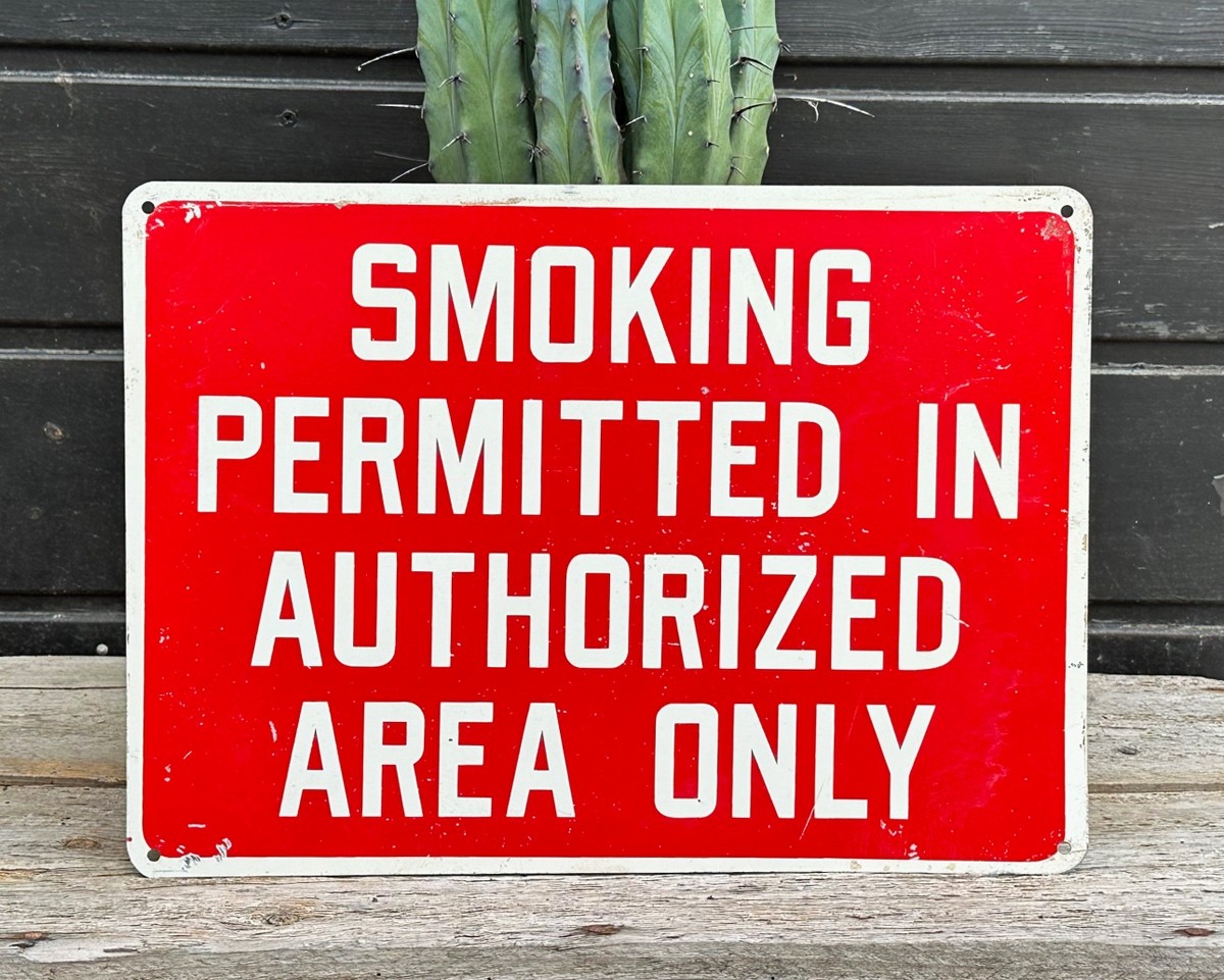 Smoking Permitted in Authorized Area Only Schild