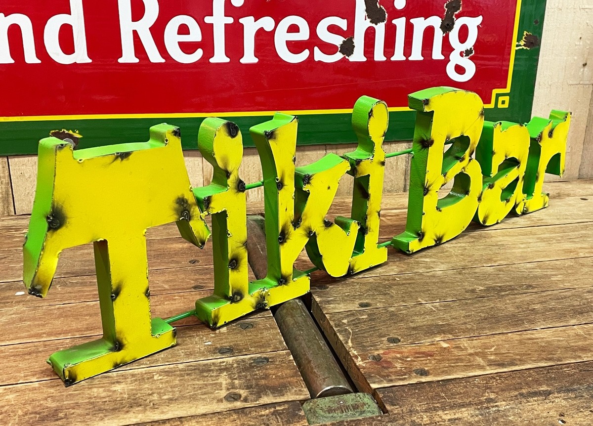 Tiki Bar Size XL 3D Schriftzug