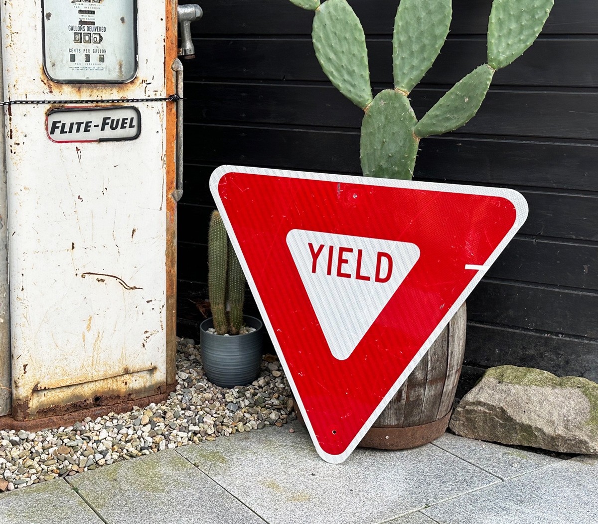 Yield Verkehrsschild