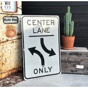 Center Lane Only Verkehrsschild