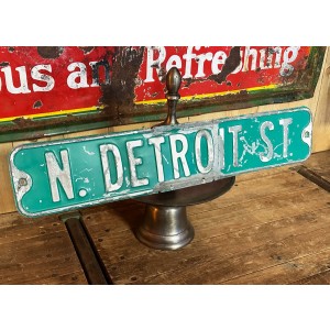 N. Detroit St. Straßenschild
