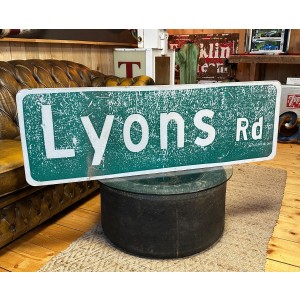XXL Lyons Rd Straßenschild