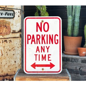 No Parking Any Time Schild