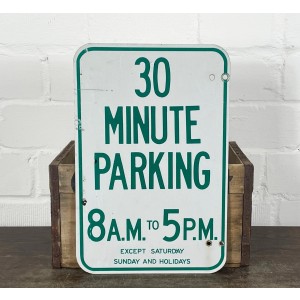 30 Minute Parking 8AM - 5PM Verkehrsschild