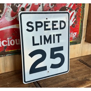 Speed Limit 25 Verkehrsschild