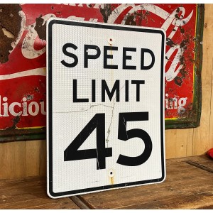 Speed Limit 45 Verkehrsschild