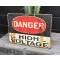Danger - High Voltage Emailleschild