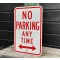 No Parking Any Time Verkehrsschild