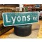 XXL Lyons Rd Straßenschild