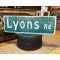 XXL Lyons Rd Straßenschild