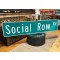 XXL Social Row Rd Straßenschild
